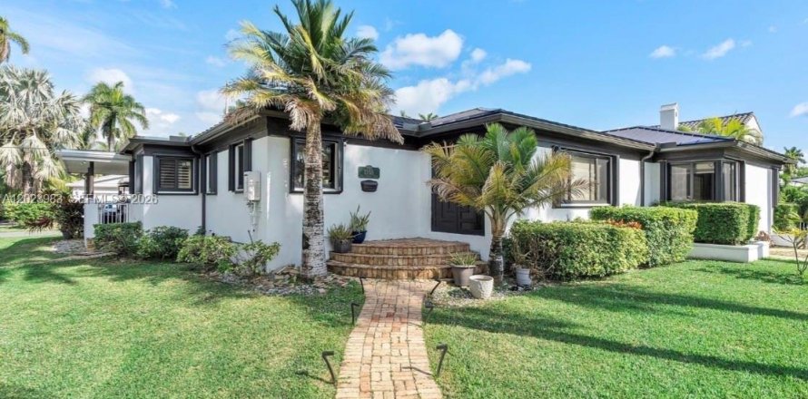 Casa en Hollywood, Florida 4 dormitorios, 173.54 m2 № 2077914