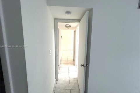 Снять в аренду кондоминиум в Санни-Айлс-Бич, Флорида 1 спальня, 65.96м2, № 2012036 - фото 18