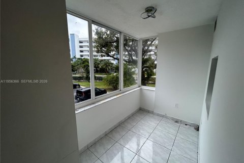 Снять в аренду кондоминиум в Санни-Айлс-Бич, Флорида 1 спальня, 65.96м2, № 2012036 - фото 17
