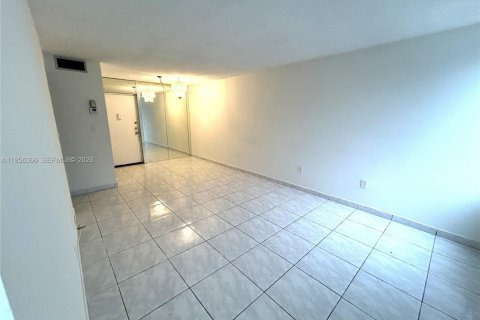 Снять в аренду кондоминиум в Санни-Айлс-Бич, Флорида 1 спальня, 65.96м2, № 2012036 - фото 9