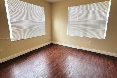 Снять в аренду квартиру в Майами, Флорида 1 спальня, 58.34м2, № 1988153 - фото 4