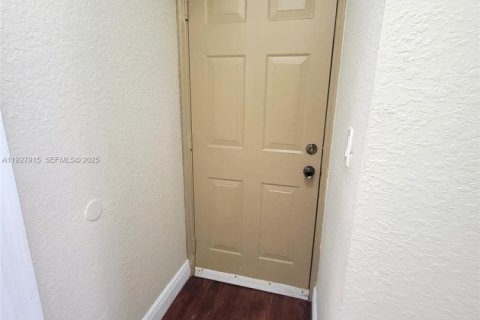 Снять в аренду квартиру в Майами, Флорида 1 спальня, 58.34м2, № 1988153 - фото 15