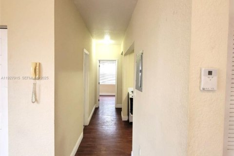 Снять в аренду квартиру в Майами, Флорида 1 спальня, 58.34м2, № 1988153 - фото 6