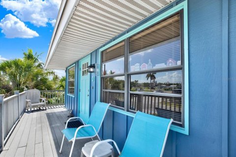 Condo in Holmes Beach, Florida, 1 bedroom № 2196045 - photo 2
