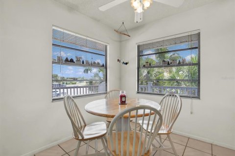 Condo in Holmes Beach, Florida, 1 bedroom № 2196045 - photo 9