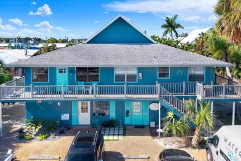Condominio en Holmes Beach, Florida, 1 dormitorio № 2196045