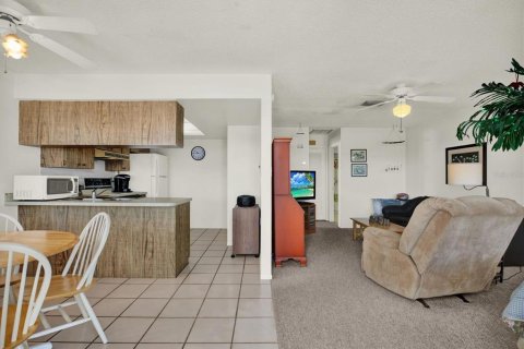 Condo in Holmes Beach, Florida, 1 bedroom № 2196045 - photo 3