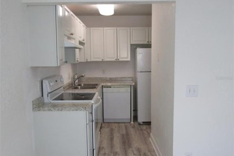 Condo in Tampa, Florida, 1 bedroom № 2118497 - photo 8