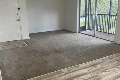 Condo in Tampa, Florida, 1 bedroom № 2118497 - photo 5