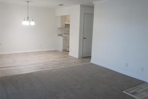 Condo in Tampa, Florida, 1 bedroom № 2118497 - photo 6