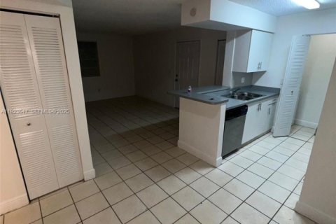 Condominio en alquiler en Pompano Beach, Florida, 2 dormitorios, 83.89 m2 № 1983585 - foto 23