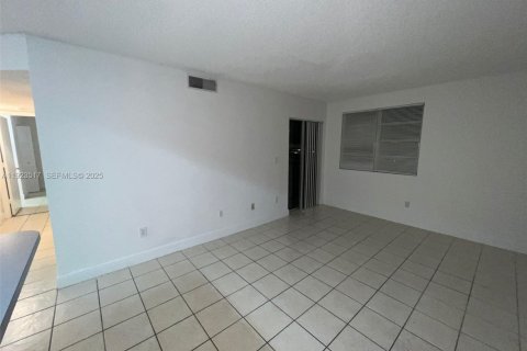 Condominio en alquiler en Pompano Beach, Florida, 2 dormitorios, 83.89 m2 № 1983585 - foto 7