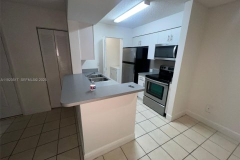 Condominio en alquiler en Pompano Beach, Florida, 2 dormitorios, 83.89 m2 № 1983585 - foto 11