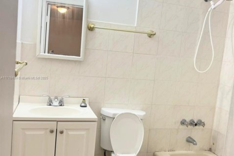 Propiedad comercial en venta en Miami, Florida, 162.58 m2 № 1738015 - foto 9