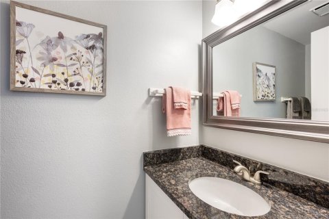 Copropriété à vendre à Sarasota, Floride: 2 chambres, 135.27 m2 № 2404840 - photo 30