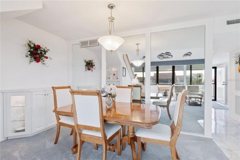 Copropriété à vendre à Sarasota, Floride: 2 chambres, 135.27 m2 № 2404840 - photo 11