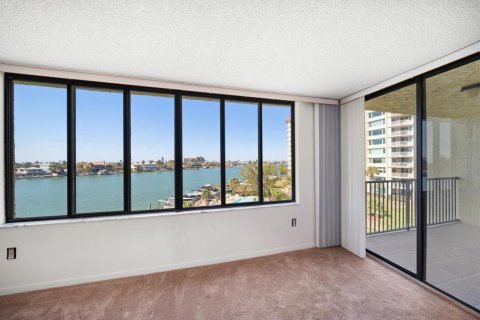 Condo in Clearwater, Florida, 3 bedrooms  № 1546490 - photo 9