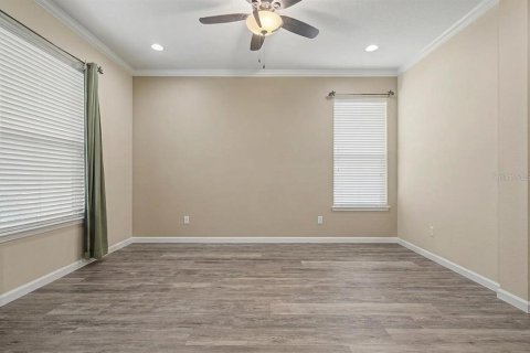 Casa en venta en New Port Richey, Florida, 5 dormitorios, 302.77 m2 № 2116949 - foto 12