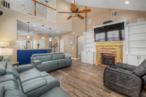 Casa en venta en New Port Richey, Florida, 5 dormitorios, 302.77 m2 № 2116949 - foto 9