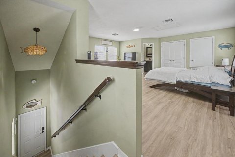 Casa en venta en New Port Richey, Florida, 5 dormitorios, 302.77 m2 № 2116949 - foto 28