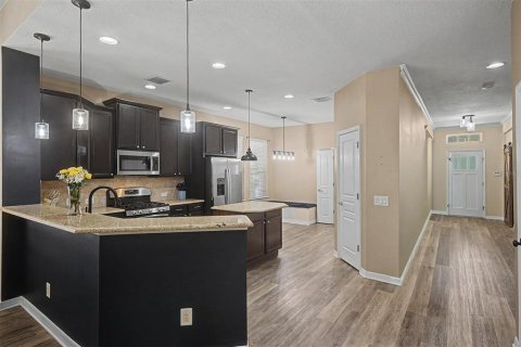Casa en venta en New Port Richey, Florida, 5 dormitorios, 302.77 m2 № 2116949 - foto 5