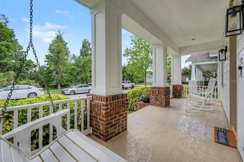 Casa en venta en New Port Richey, Florida, 5 dormitorios, 302.77 m2 № 2116949 - foto 2