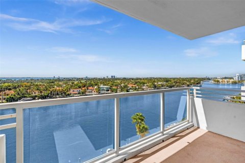 Condominio en alquiler en Miami Beach, Florida, 2 dormitorios, 110.55 m2 № 1952171 - foto 16