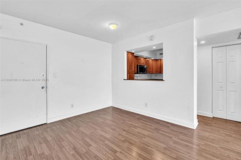 Condominio en alquiler en Miami Beach, Florida, 2 dormitorios, 110.55 m2 № 1952171 - foto 4