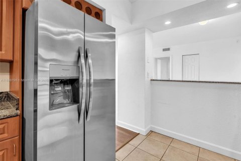 Condominio en alquiler en Miami Beach, Florida, 2 dormitorios, 110.55 m2 № 1952171 - foto 6