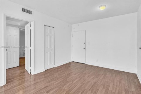 Condominio en alquiler en Miami Beach, Florida, 2 dormitorios, 110.55 m2 № 1952171 - foto 10