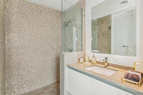 Снять в аренду кондоминиум в Майами, Флорида 2 спальни, 117.43м2, № 2145819 - фото 24