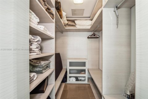 Снять в аренду кондоминиум в Майами, Флорида 2 спальни, 117.43м2, № 2145819 - фото 21