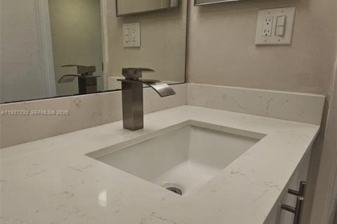 Copropriété à vendre à Pembroke Pines, Floride: 2 chambres, 102.19 m2 № 1990226 - photo 10