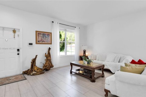 Villa ou maison à vendre à Homestead, Floride: 4 chambres, 176.79 m2 № 1897934 - photo 3