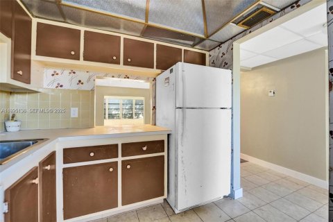 Снять в аренду кондоминиум в Маргит, Флорида 1 спальня, 72м2, № 1984608 - фото 8