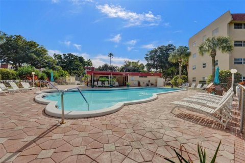 Снять в аренду кондоминиум в Маргит, Флорида 1 спальня, 72м2, № 1984608 - фото 27