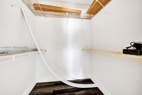 Снять в аренду кондоминиум в Маргит, Флорида 1 спальня, 72м2, № 1984608 - фото 23