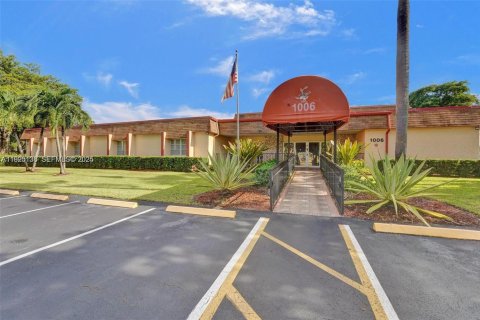 Снять в аренду кондоминиум в Маргит, Флорида 1 спальня, 72м2, № 1984608 - фото 30