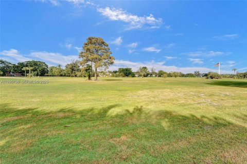 Снять в аренду кондоминиум в Маргит, Флорида 1 спальня, 72м2, № 1984608 - фото 28