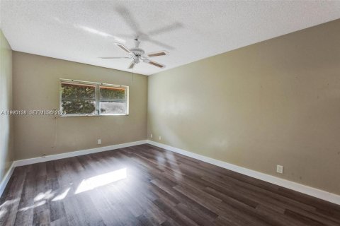 Снять в аренду кондоминиум в Маргит, Флорида 1 спальня, 72м2, № 1984608 - фото 18