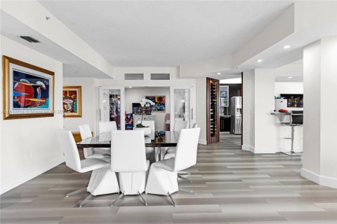 Copropriété à louer à Doral, Floride: 3 chambres, 261.06 m2 № 1758630 - photo 23