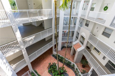 Copropriété à louer à Doral, Floride: 3 chambres, 261.06 m2 № 1758630 - photo 3