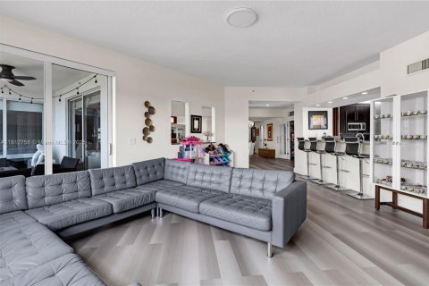 Copropriété à louer à Doral, Floride: 3 chambres, 261.06 m2 № 1758630 - photo 16