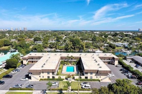 Condominio en alquiler en North Palm Beach, Florida, 1 dormitorio, 67.08 m2 № 1141164 - foto 1