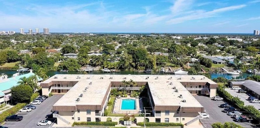 Condominio en North Palm Beach, Florida, 1 dormitorio  № 1141164