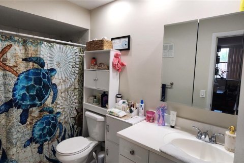 Casa en venta en Pembroke Pines, Florida, 2 dormitorios, 127.09 m2 № 1940130 - foto 23