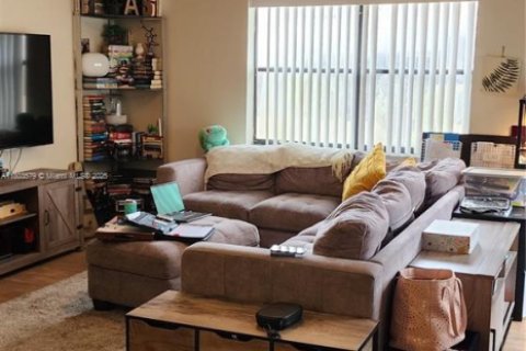 Casa en venta en Pembroke Pines, Florida, 2 dormitorios, 127.09 m2 № 1940130 - foto 11