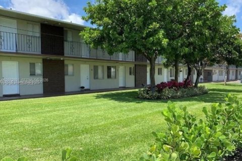 Appartement à louer à Hollywood, Floride: 1 chambre, 64.38 m2 № 2433964 - photo 4