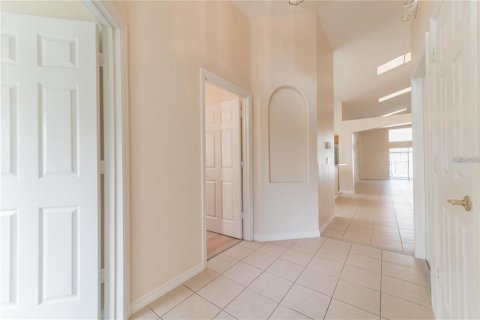 Villa ou maison à louer à Kissimmee, Floride: 5 chambres, 198.44 m2 № 2383885 - photo 3