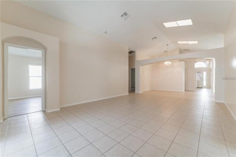 Villa ou maison à louer à Kissimmee, Floride: 5 chambres, 198.44 m2 № 2383885 - photo 15
